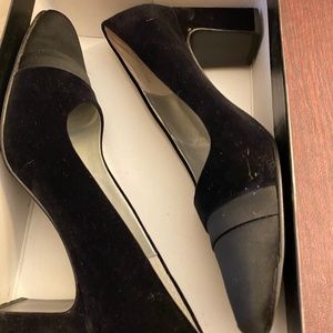 Nina Clarin V Black Velvet Heel